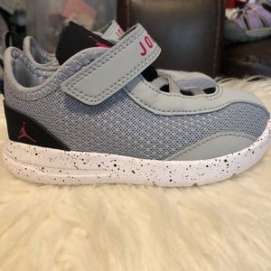 Velcro Jordan slippers